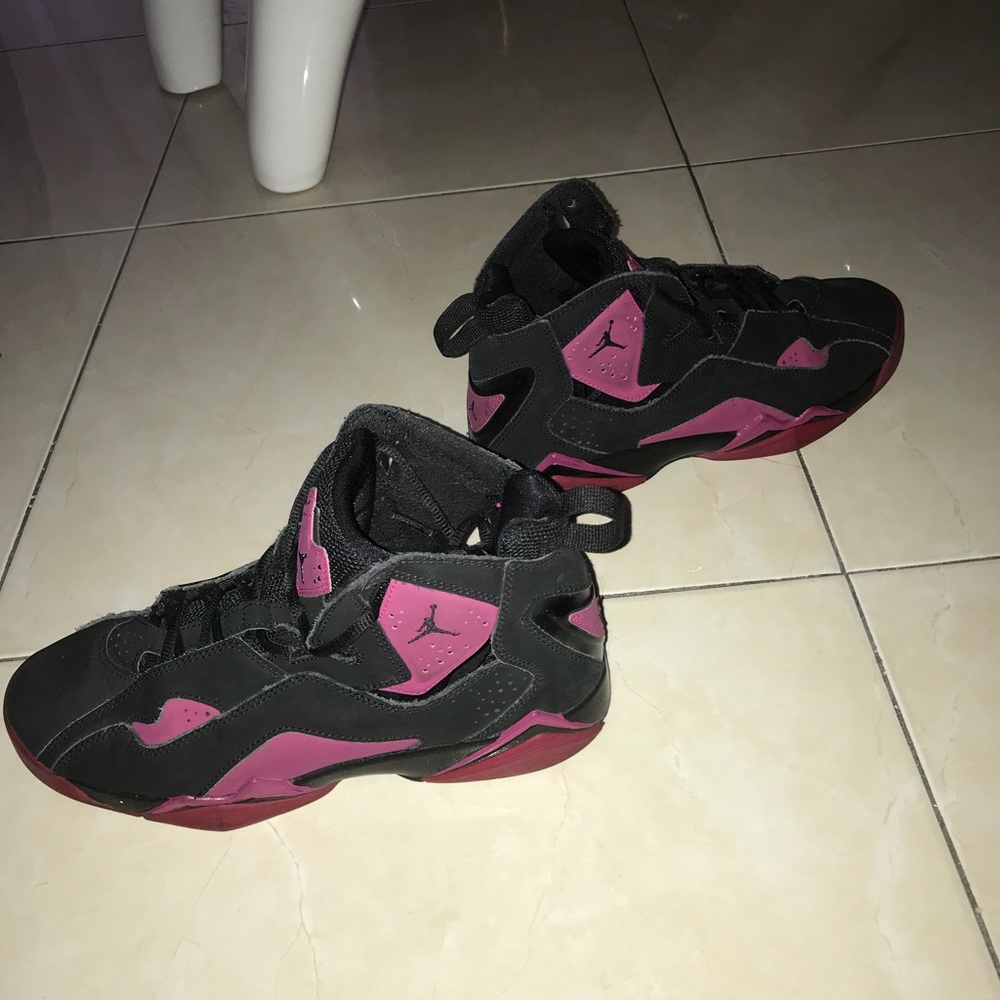 JORDANS FOR GIRLS - Picture 2 of 4